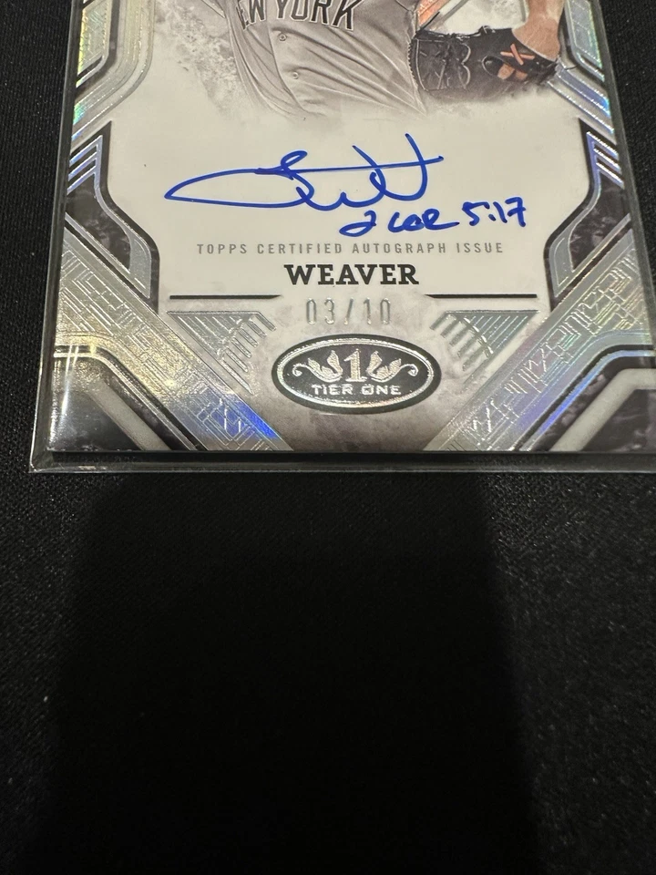 2025 Topps Tier One ~ Luke Weaver Prime Performers с автографом голографическая серебристая /10 #PPA-LWE - Изображение 3 из 4