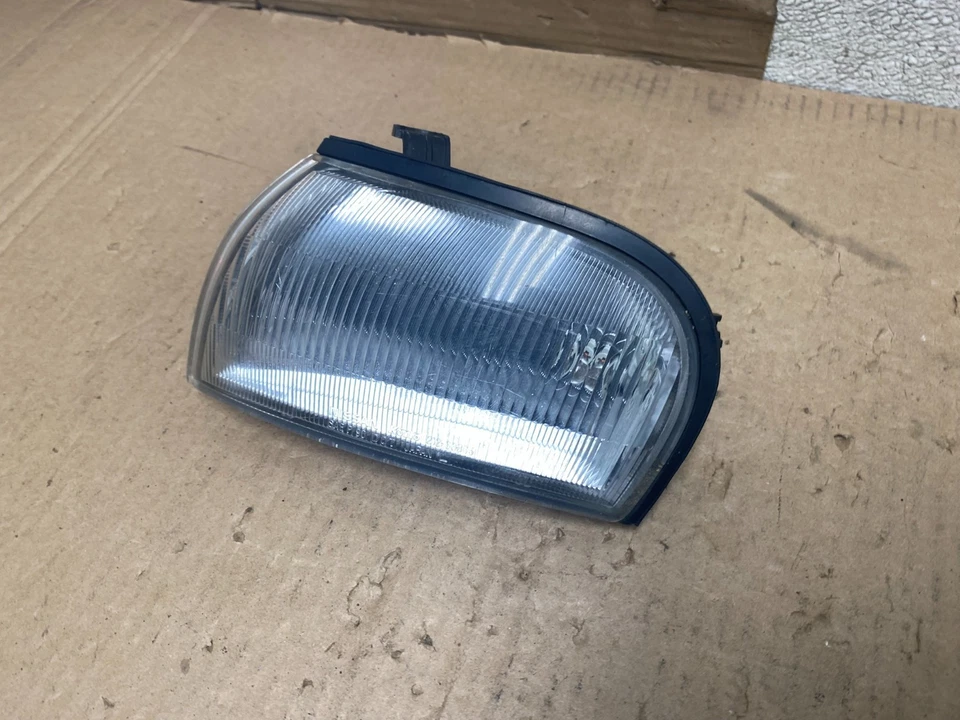Infiniti J30 Y32 1993 a 1997 luz de esquina delantera lado del conductor lámpara U8626 PS Foto 2 de 4