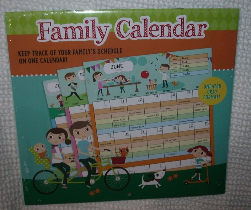 New FAMILY CALENDAR Schedule Undated Grid Format Bonus Important Contacts Goals