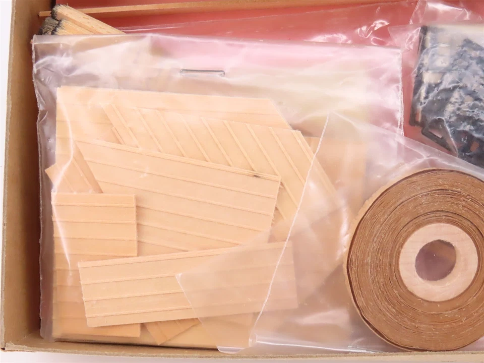 HO 1/87 Scale Model Masterpieces Limited Run Kit #104 C&S Section House - Image 2 of 4