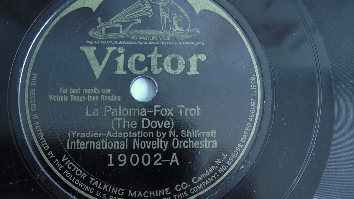 International Novelty Orchestra – 10-inch 78rpm single