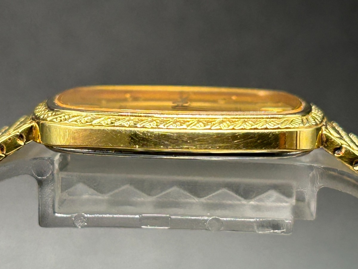 vintage SEIKO Dolce 腕時計 8N40-5040 gold Near MINT] Vintage Seiko Dolce 8N40-5040 Gold Square Quartz