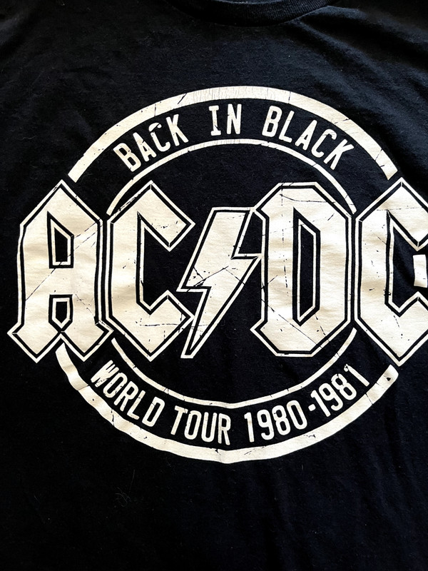 AC/DC Back in Black World Tour 1980-1981 T-Shirt Medium M Graphic Band Cotton