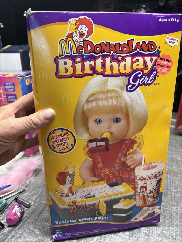 VINTAGE 1999 McDONALD'S HASBRO McDONALDLAND BIRTHDAY GIRL With BOX HTF