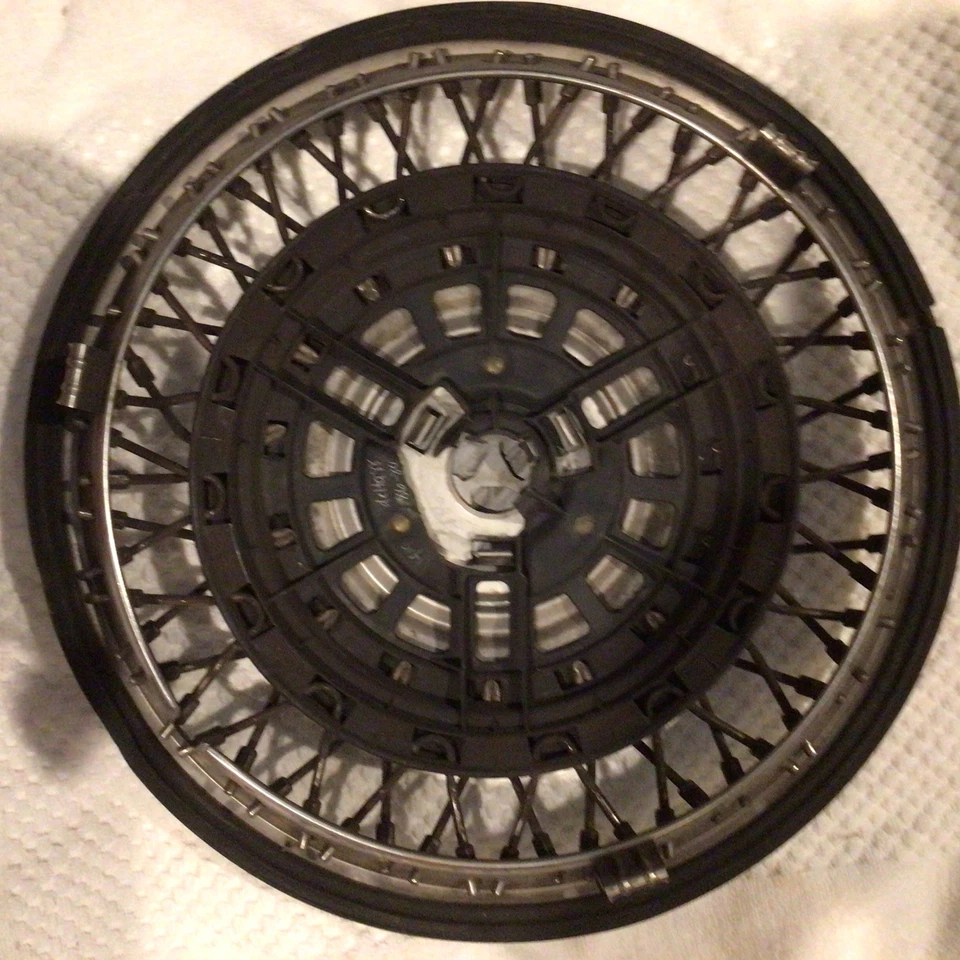 Oldsmobile 1985-89 14” tapacubos de radios de cable Delta 88  Foto 3 de 4