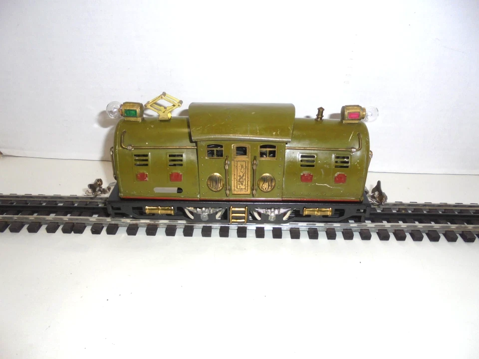 LIONEL PREWAR ELECTRIC FREIGHT TRAIN SET FROM 1932 ALL TINPLATE VINTAGE O GAUGE - Image 2 of 4