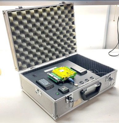Paxton Net2 Plus Demonstration Case w/ Net2 Pro Software DVD and 2 Cards