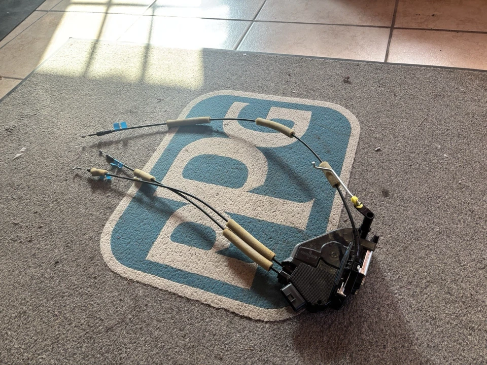 OEM 2022-2025 Nissan Versa Front Driver Door Lock Latch Actuator 80501-5EE2A - Image 3 of 4