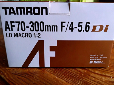 Tamron AF 70-300mm f/4-5.6 Di LD Macro 1:2 Nikon F 62mm A17NII