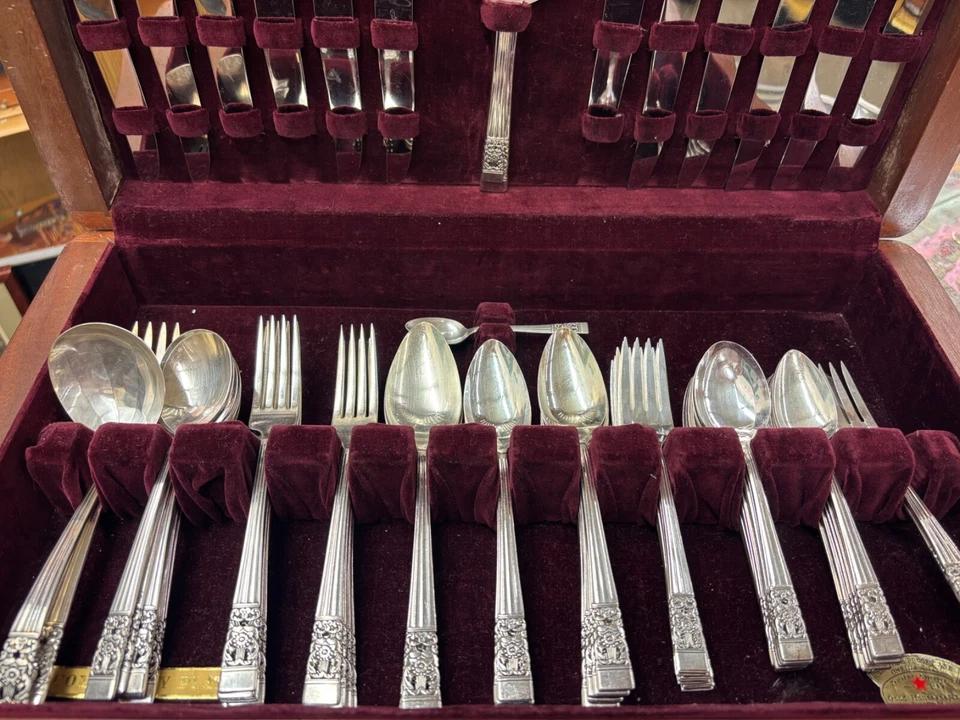 ANTIGUO JUEGO DE CUBIERTOS CORONACIÓN 1936 por Community Plate - Caja Original Foto 2 de 4