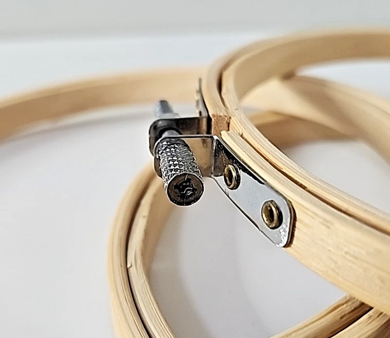 Wooden Embroidery Hoop Needlepoint Quilt Sewing Lot of 4 5" Round Screw Closure - Image 4 of 4