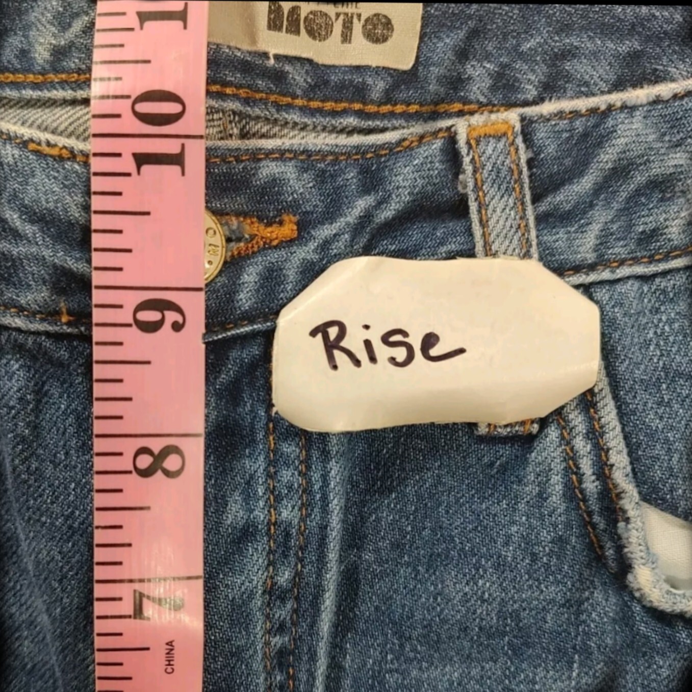 TopShop Moto 22" トップショップモト ブルー ミッドウエスト ボタンフライ クロップド ジーンズ レディース プチサイズ 28P image 10