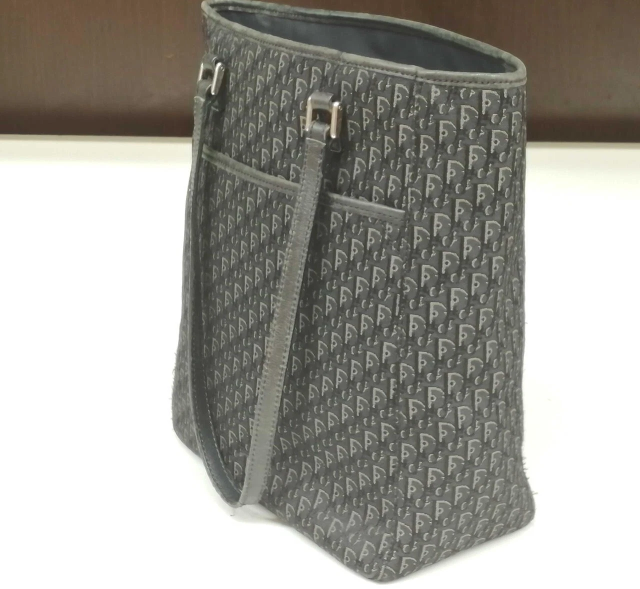 Sac à main fourre tout CHRISTIAN DIOR modèle n°BOL0093 trotteur noir gris authentique