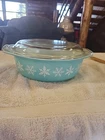 Pyrex Vintage Casserole Dish Turquoise White Snowflake 43 1.5qt Oval With Lid