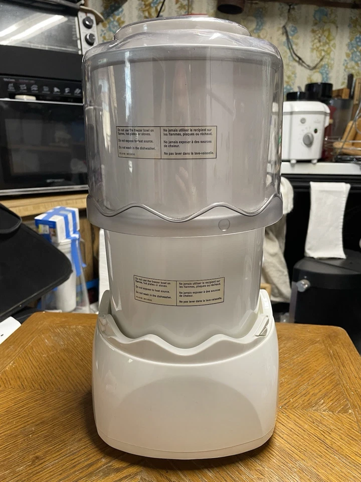 CUISINART 1.5 Qt Frozen Yogurt Ice, Cream, Sorbet Maker + Bonus Extra Bowl USED? - Image 2 of 4