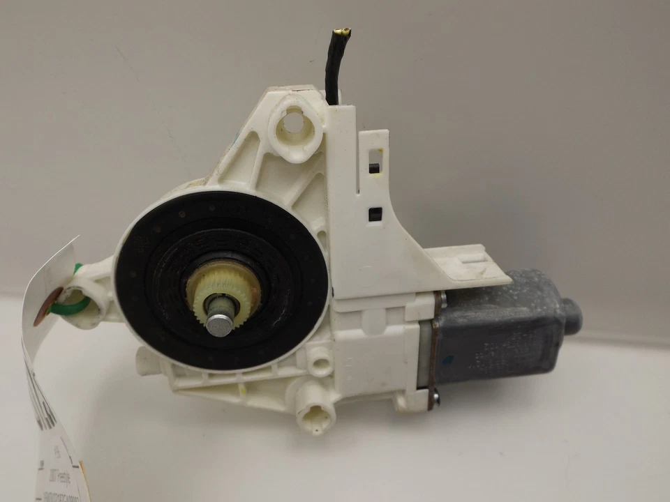 2005–2007 Ford Freestyle Rear Left Driver Side Power Window Motor Used OEM - Image 3 of 4