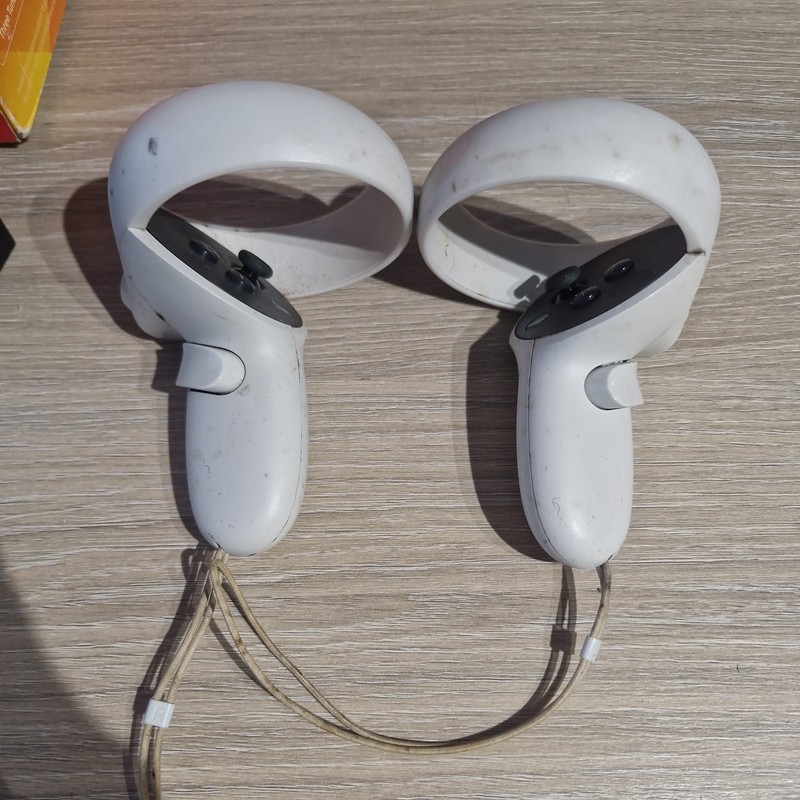 Meta Quest 2 Left and right Controller Faulty/Spares/Repairs - Free Postage