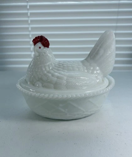 Vintage Westmoreland Milk Glass Hen on Nest covered dish Broken Beak