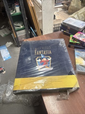 DAS MEISTERWERK VON WALT DISNEY FANTASY BOX MIT VHS UND VERSIEGELTER LITHOGRAPHIE