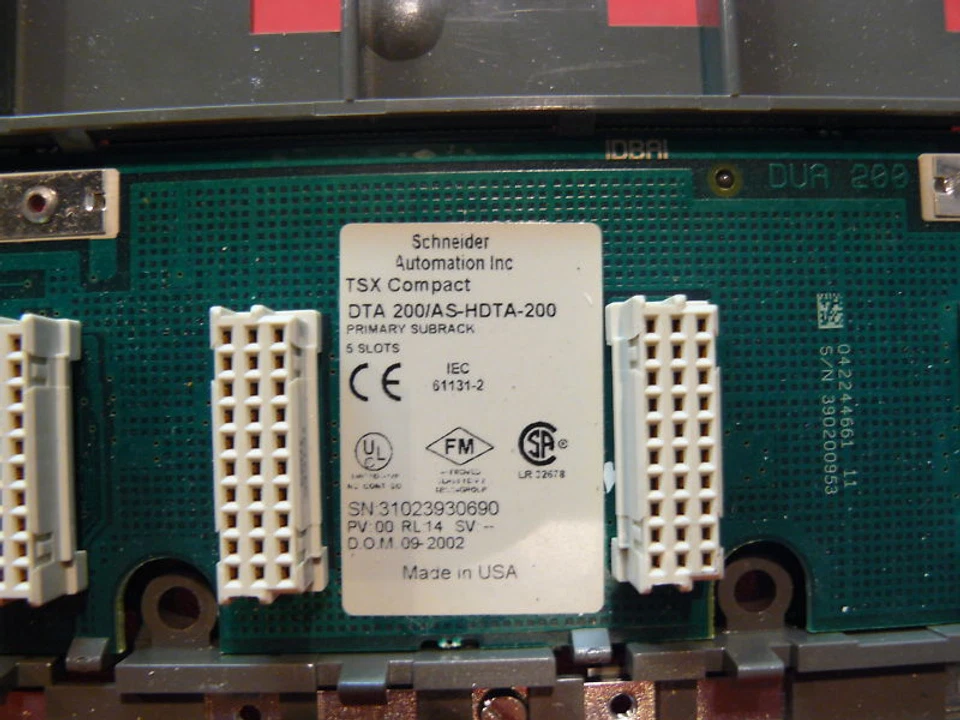 Rack primario compacto Modicon usado ASHDTA200 AS-HDTA-200 Foto 3 de 3