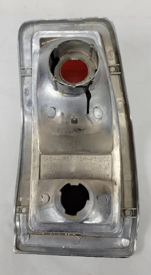 Dodge Aspen Plymouth Volare 1976-80 camioneta de estación luz trasera OEM Mopar Foto 4 de 4