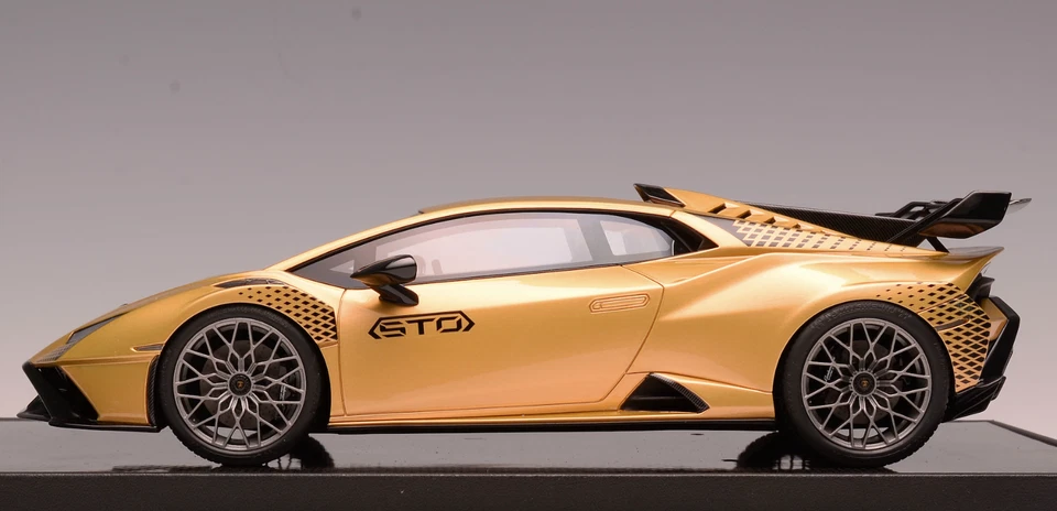 1/18 Ivy Models Lamborghini Huracan STO dorado con acento rojo carbono 15 piezas Foto 3 de 4