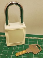 1x white Lockout Tagout Plastic Safety Padlock metal shackle suited security key