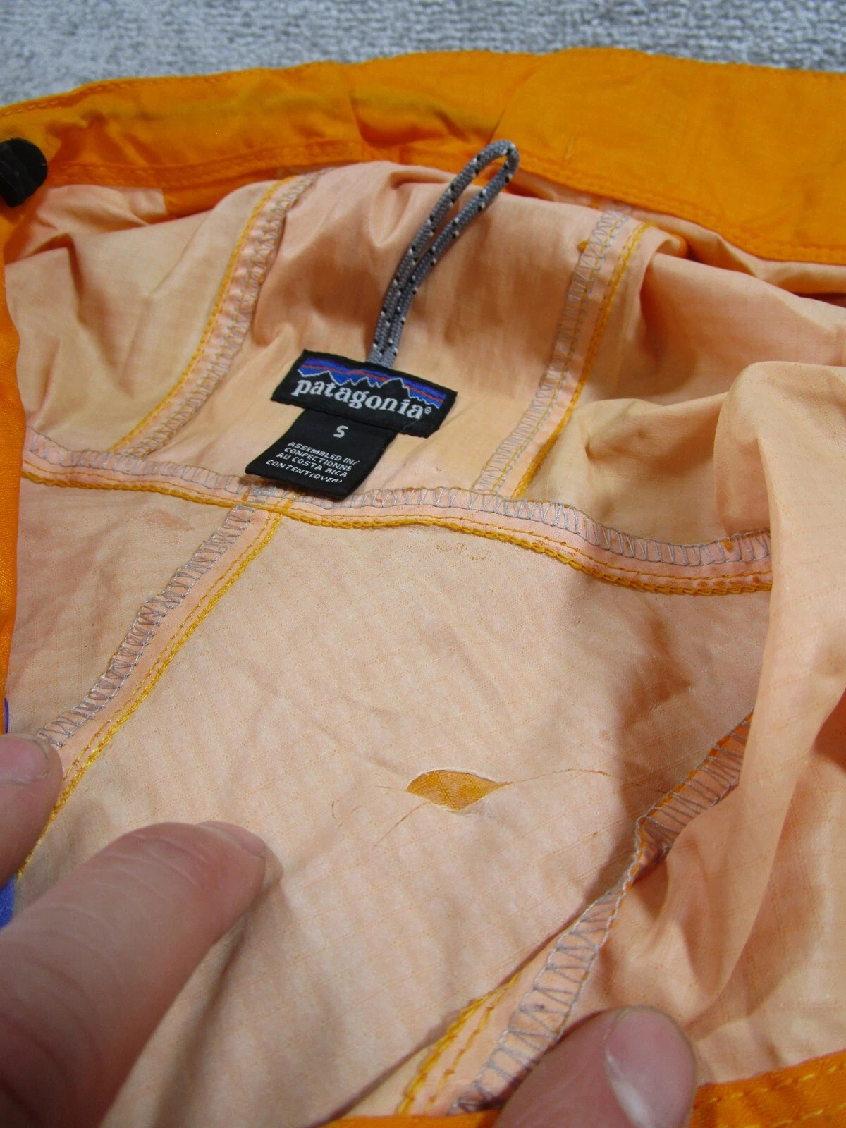 patagonia vintage anorak windbreaker hooded rain coat jacket