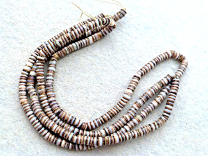 VINTAGE WHITE & DIFF SHADES  BROWN 24. 5 INCHES LONG STRAND  SHELL TRADE BEADS