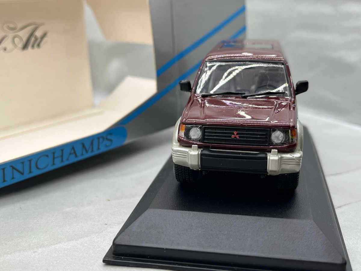 【2台セット】ミニチャンプス　三菱　パジェロ　1/43 マキシチャンプス 1/43 三菱 パジェロ LWB 1991 グリーンメタリック