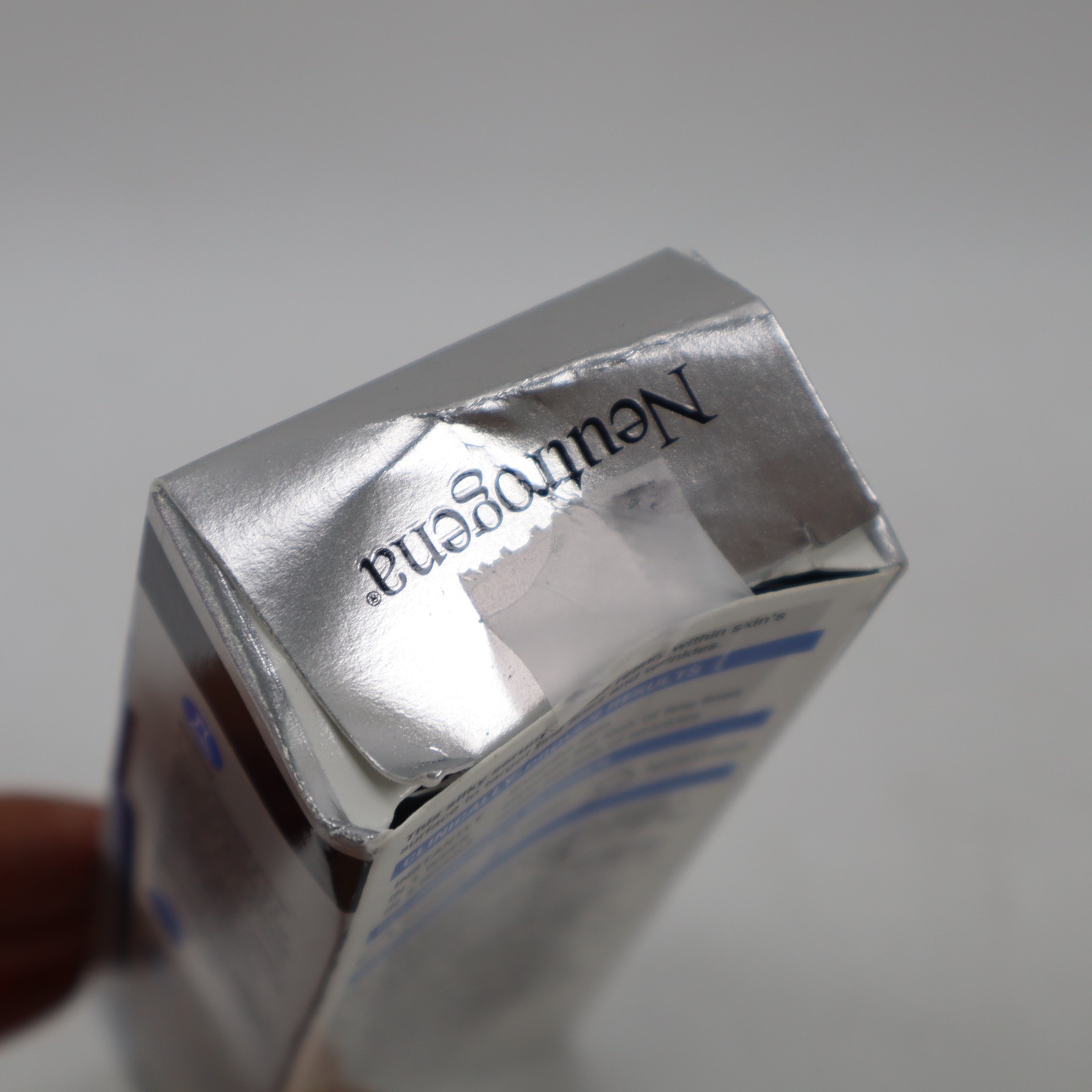 Neutrogena Rapid Wrinkle Repair Anti-Wrinkle Retinol Serum 1 oz NEW DAMAGED BOX