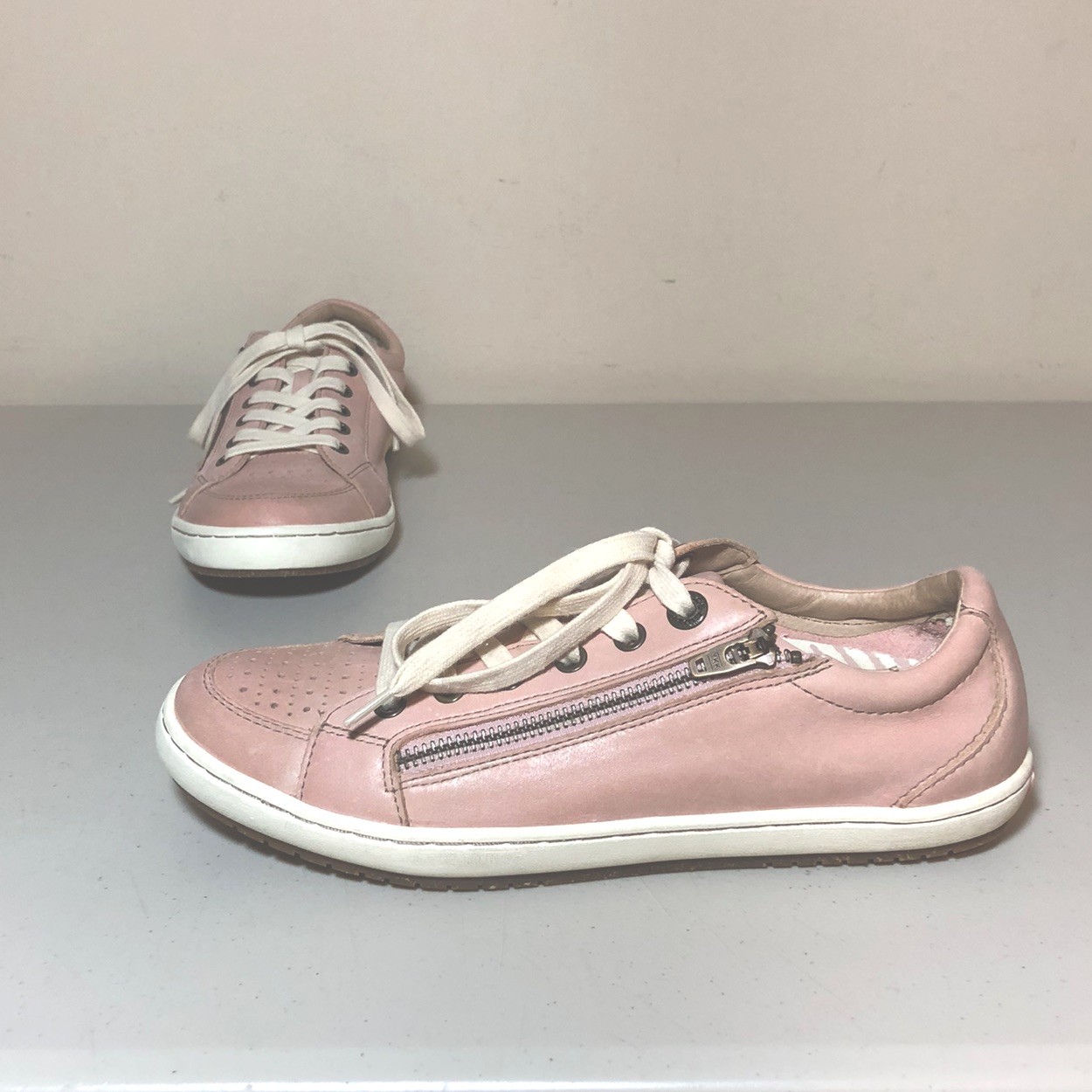 Taos Footwear Zipster Side Zip Sneakers Women’s 8.5 Pink Leather Lace Up Shoes