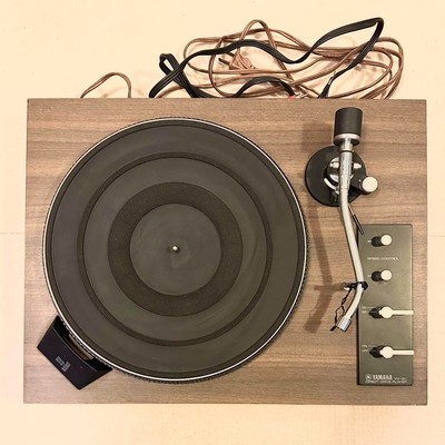 Yamaha YP-511 Direct Drive Turntable Record Player Audio