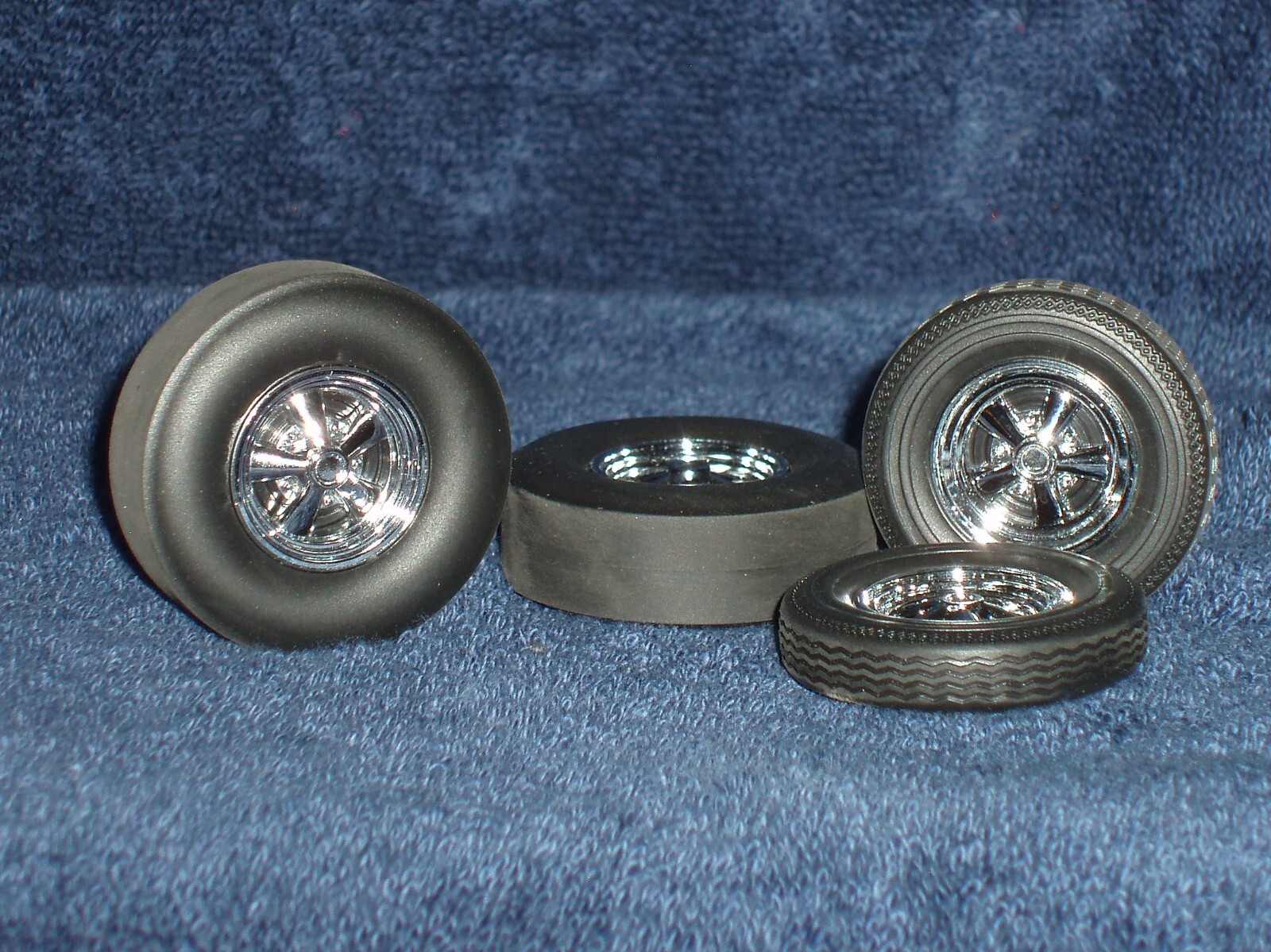 SET 28 GMP RACING WHEEL & TIRE SET 1/18 eBay