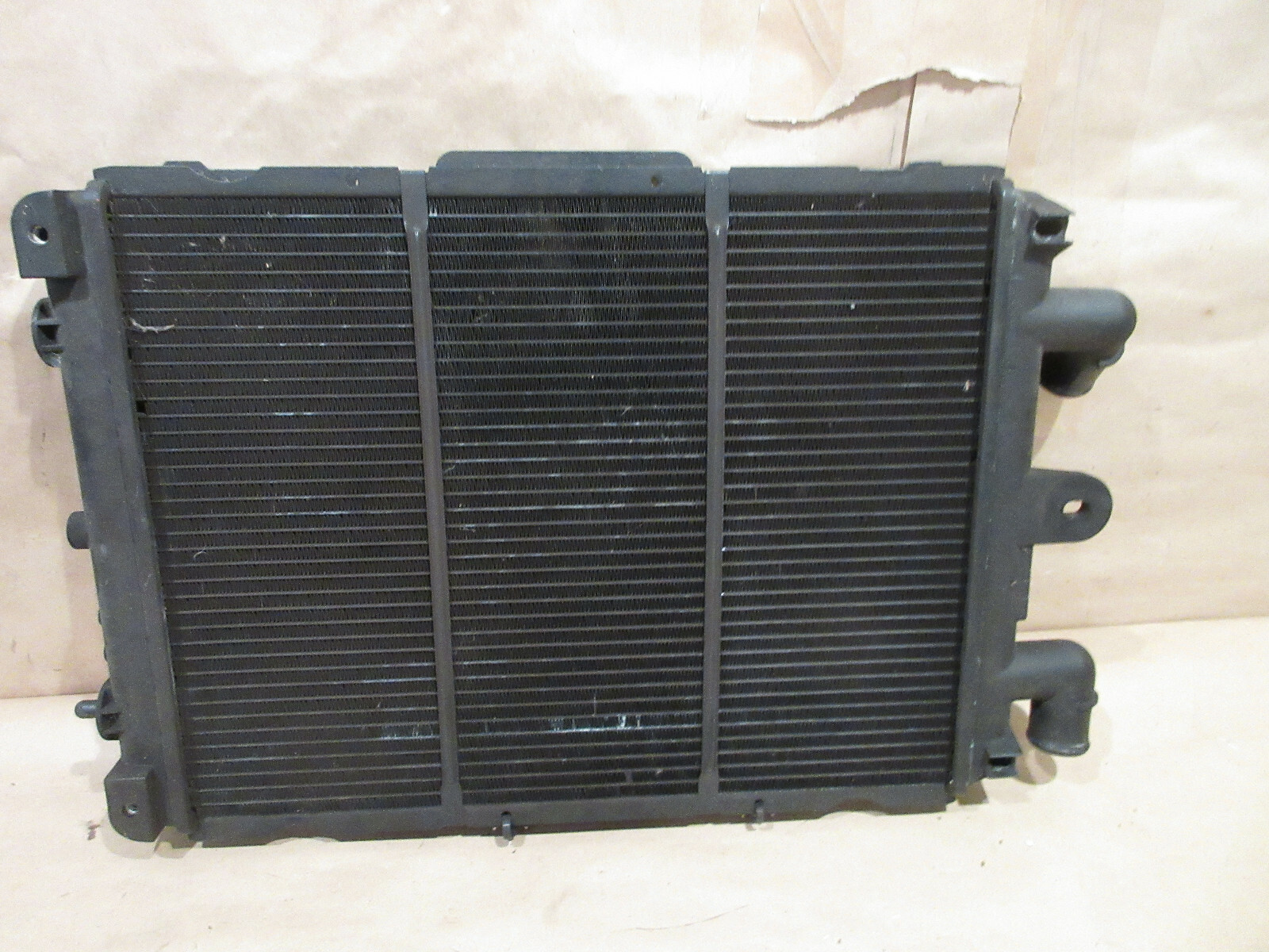 Ferrari 355 - RH Water Radiator Cooler   P/N 157589