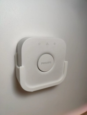 Minimalistische Wandhalterung für Philips Hue Bridge