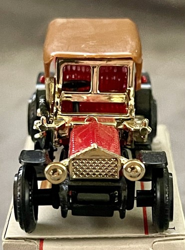 1910 Pierce Arrow Collectible Miniature Die-Cast Toy Car by Readers Digest - Picture 5 of 16