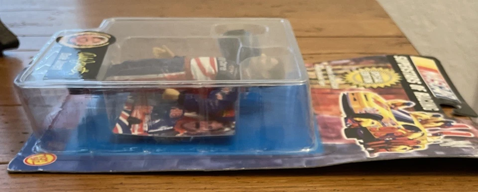 NASCAR 赛车超级明星 Dale Jarrett 可动人偶带卡 1998 ToyBiz 全新 — 第 3/4 张图片
