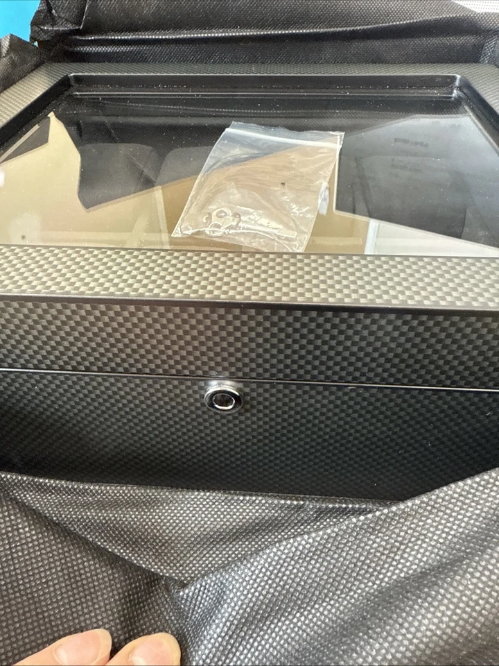 Коробка для часов 31-560920 Volta 8 с отделкой из углеродного волокна - Изображение 3 из 4