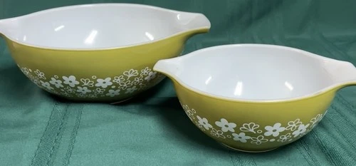 PYREX Vintage Spring Blossom Green Bowl Set Of Two 4 Qt (444) and 1.5 QT (442)