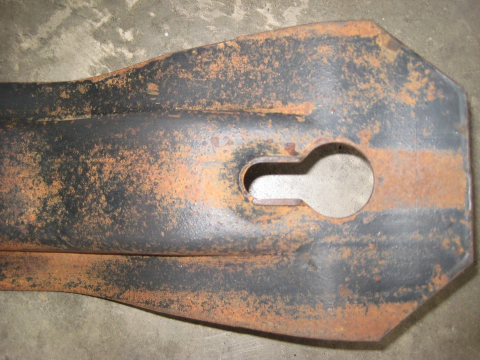 1967 a 1972 Ford Truck F100 pneu sobressalente, porta-rodas com novo parafuso/hardware - Imagem 4 de 4