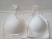 NWT Luna Hug 2XL Front Hook Closure Bra No Wire Light Removable Padding White