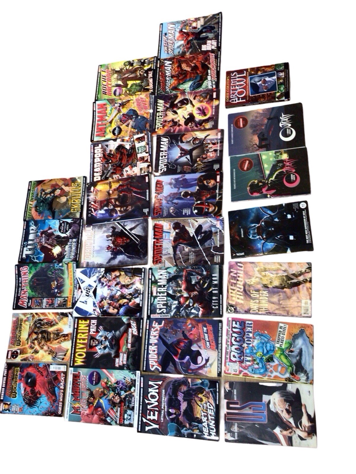 Job Lot Of Marvel Magazines 22 & 7 Others