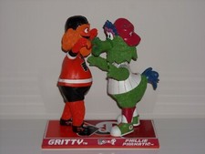 GRITTY PHANATIC Flyers Phillies Mascot Dual Bobblehead Set Limited Edition New*