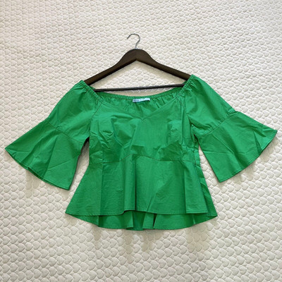 NWOT Antonio Melani Green Bell Sleeve Top BLOUSE Size 6
