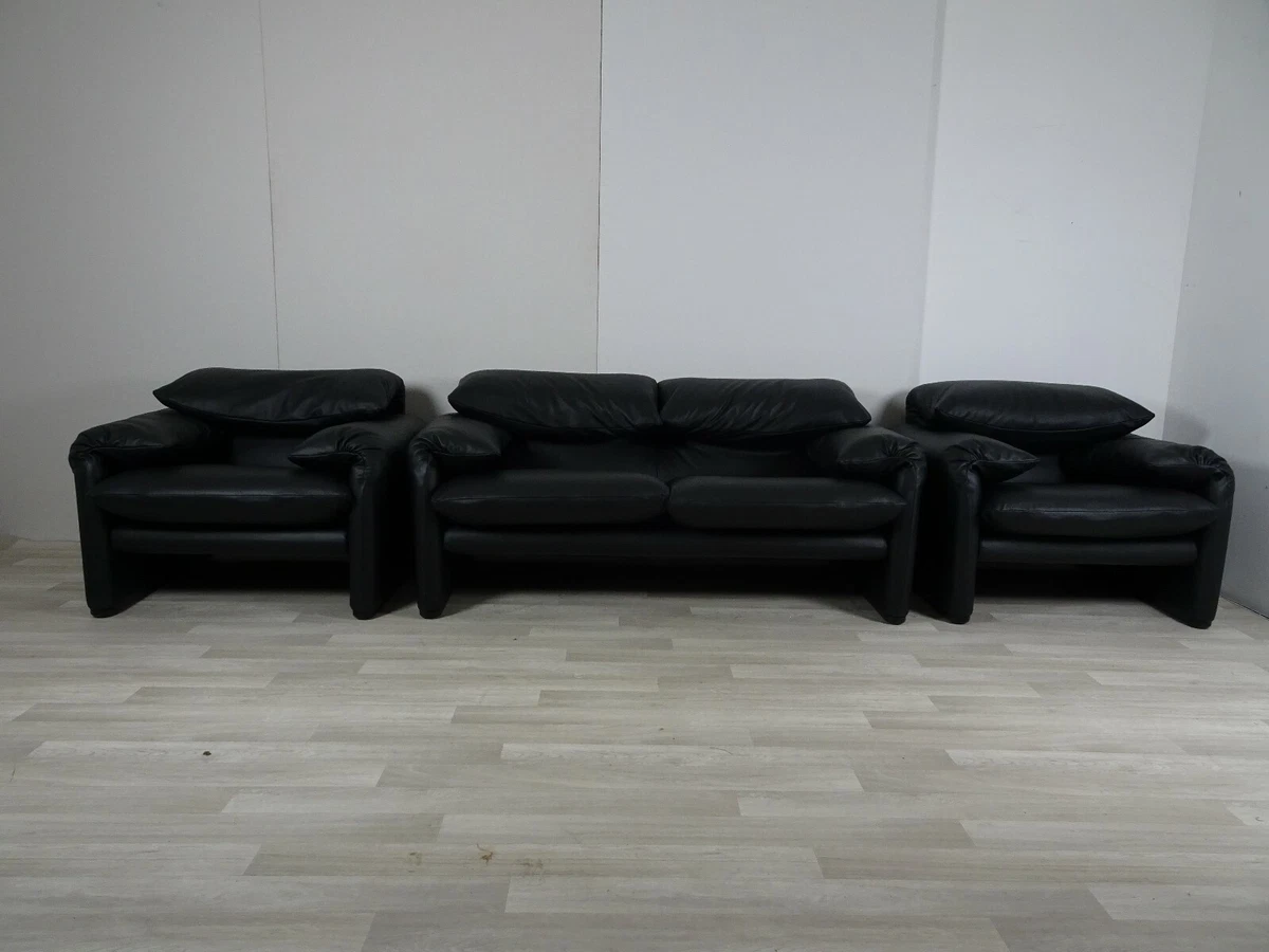 Immaculate Cassina Maralunga 2 seat sofa and 2 chairs in soft