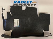 NEW GM OEM RADIATOR- SIDE BAFFLE RIGHT GENERAL MOTORS GMC 15915522