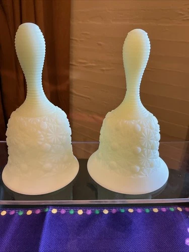 Vintage Fenton Yellow Custard Glass Bell DAISY & BUTTON pattern Vaseline Glows