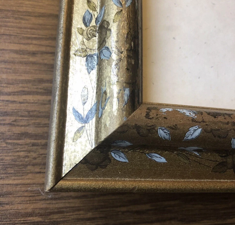 Marco de fotos FURIO DESIGN 6,5 "X 8,5" adorno floral tono dorado Soporte libre Foto 4 de 4