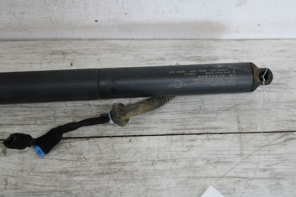 Tailgate Lift Motor MINI COOPER CONTRYMN 17 18 19 20 - Image 2 of 3